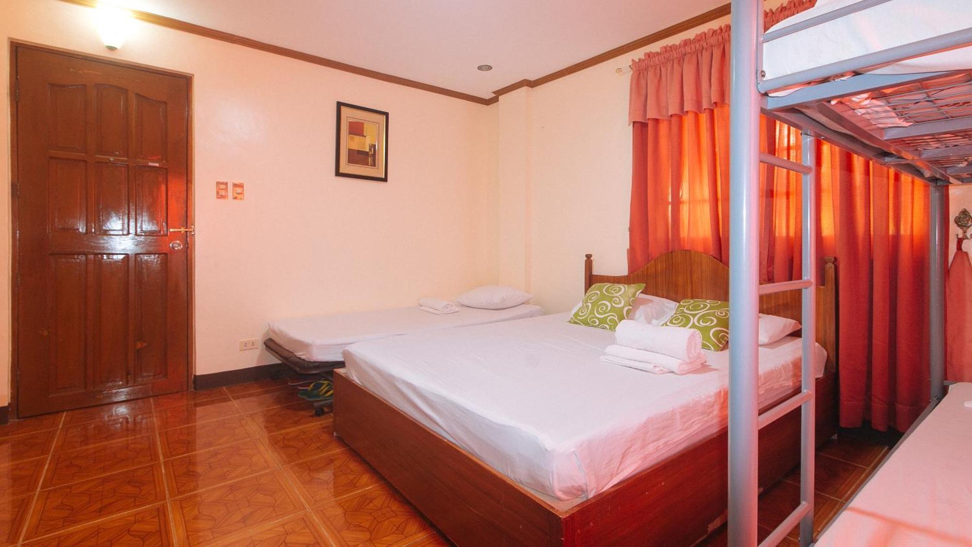Lauriens Hotel Tagaytay Tagaytay City Ngoại thất bức ảnh
